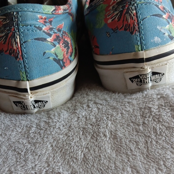 Star Wars Blue Floral Sneakers - Picture 4 of 13
